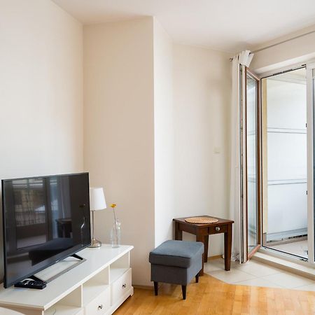 Metro Ksiecia Janusza Cosy Apartment Varşova Dış mekan fotoğraf