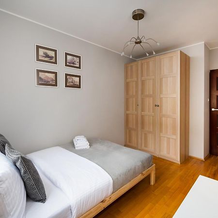 Metro Ksiecia Janusza Cosy Apartment Varşova Dış mekan fotoğraf