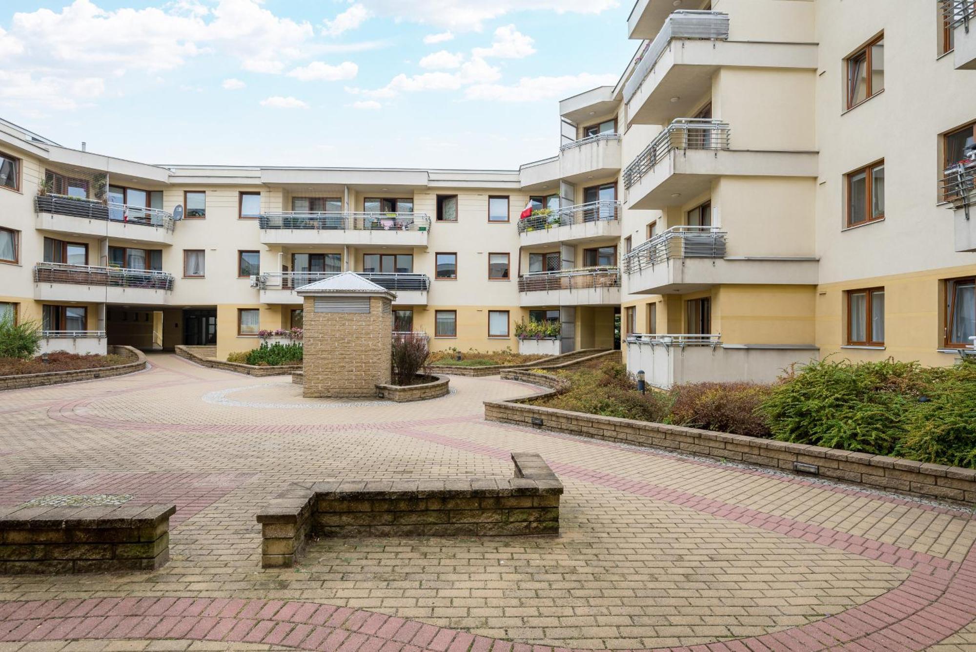 Metro Ksiecia Janusza Cosy Apartment Varşova Dış mekan fotoğraf