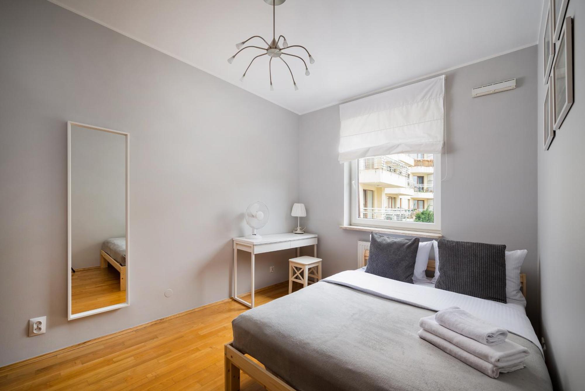 Metro Ksiecia Janusza Cosy Apartment Varşova Dış mekan fotoğraf